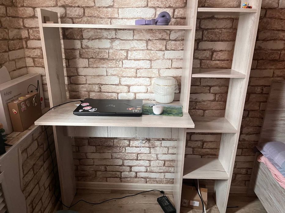 2 одинаковых стола (торг)