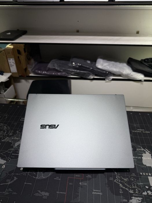 Asus ZenBook Q415