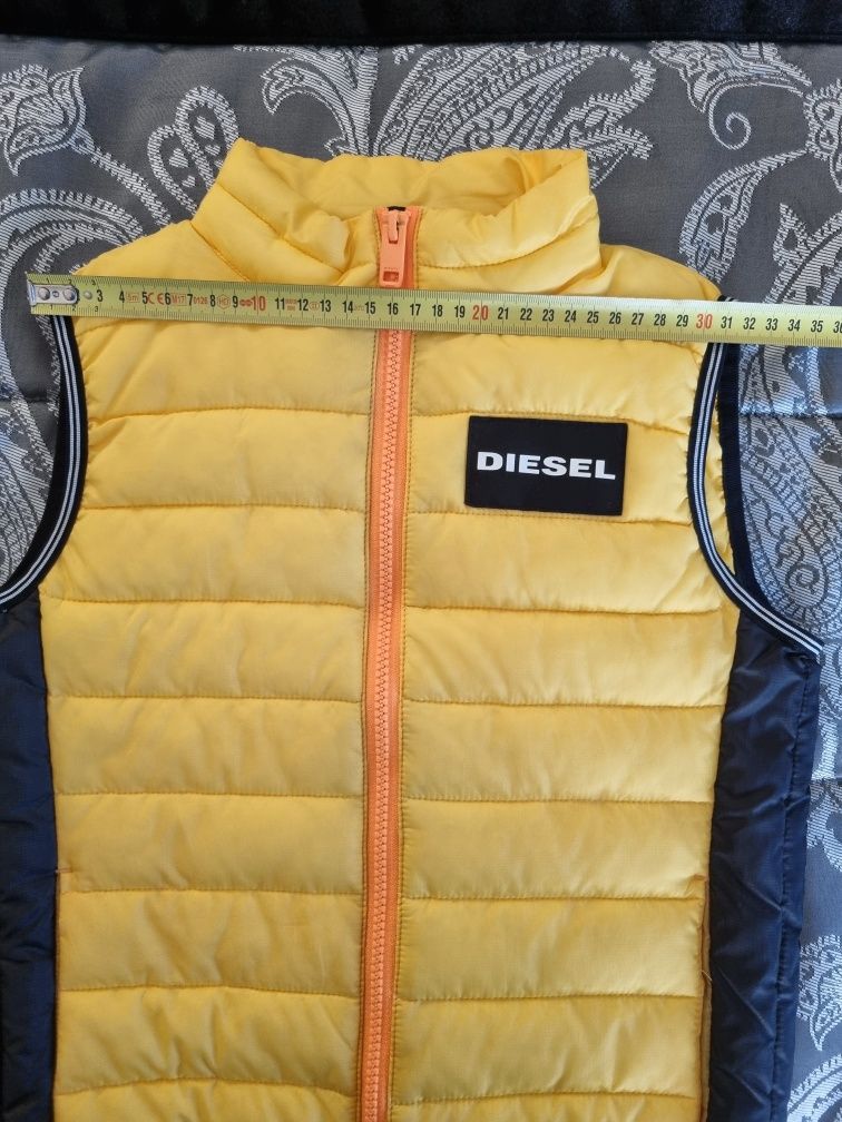 Vesta diesel baieti marime 8 ani.