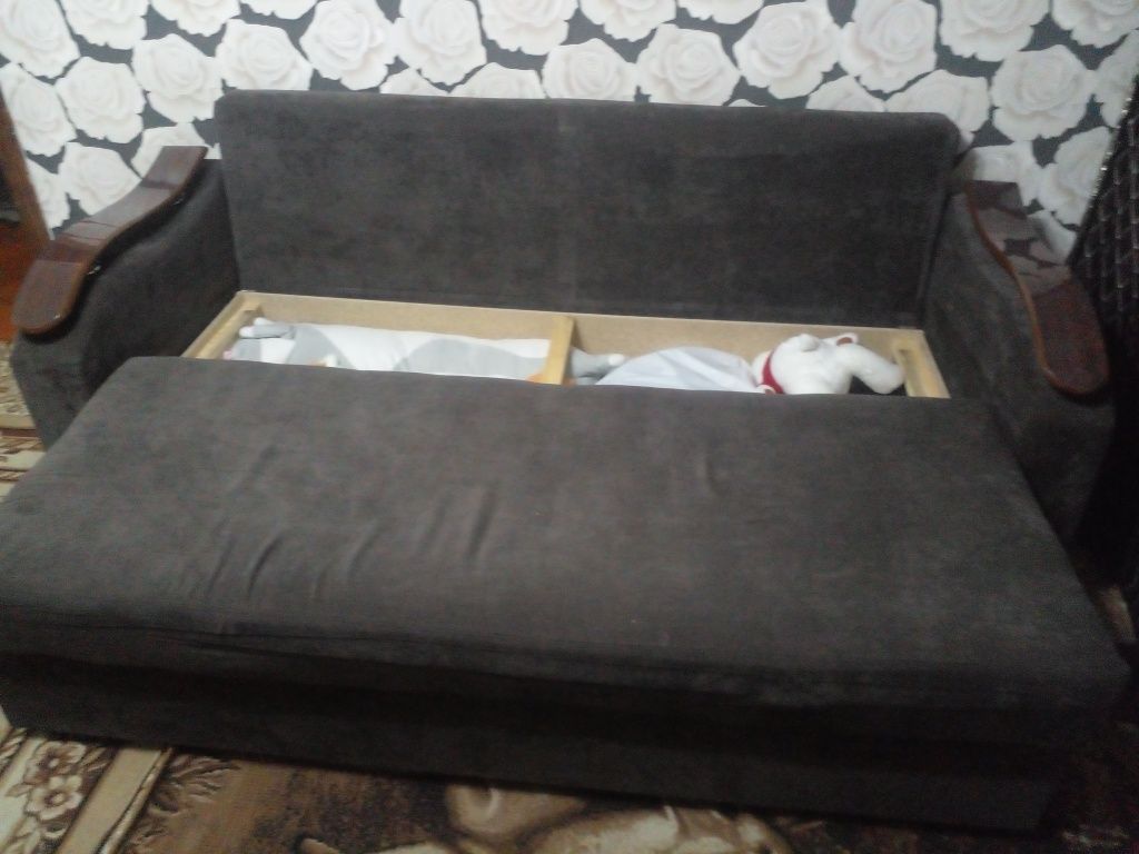 Продам  Тахта  2шт