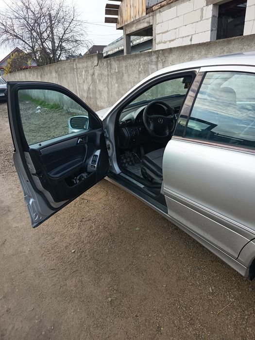 Vand sau schimb  preț  €1700 Negociabil