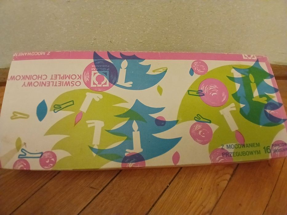 Instalatie vintage pom Craciun cu 16 lumanari