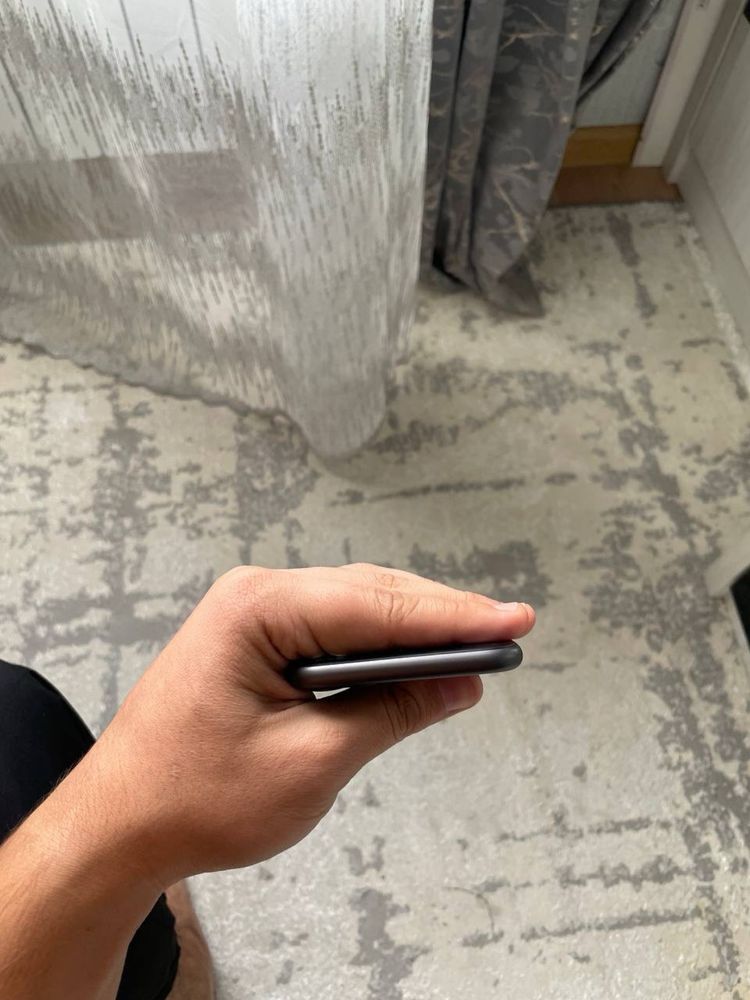 Iphone 11 karobka bor
