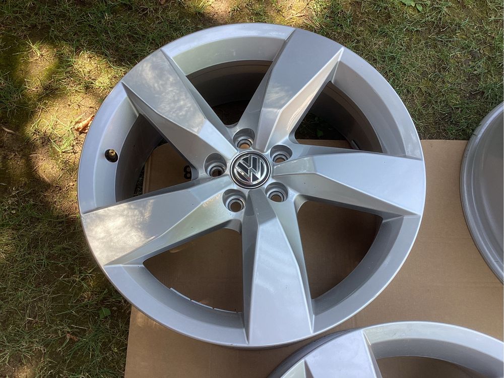 Set 4 buc jante R17 originale VW