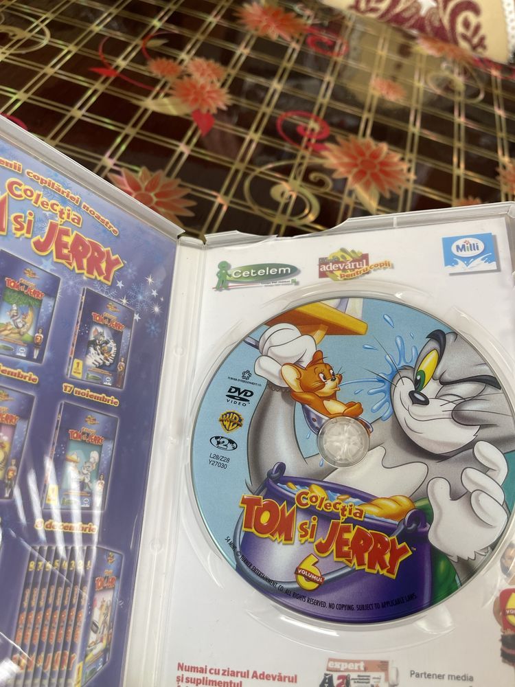 Colectia Tom si Jerry - 8 volume - stare foarte buna