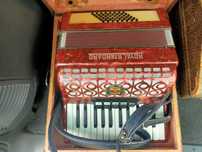 Vănd acordeon Royal Standard 48 b