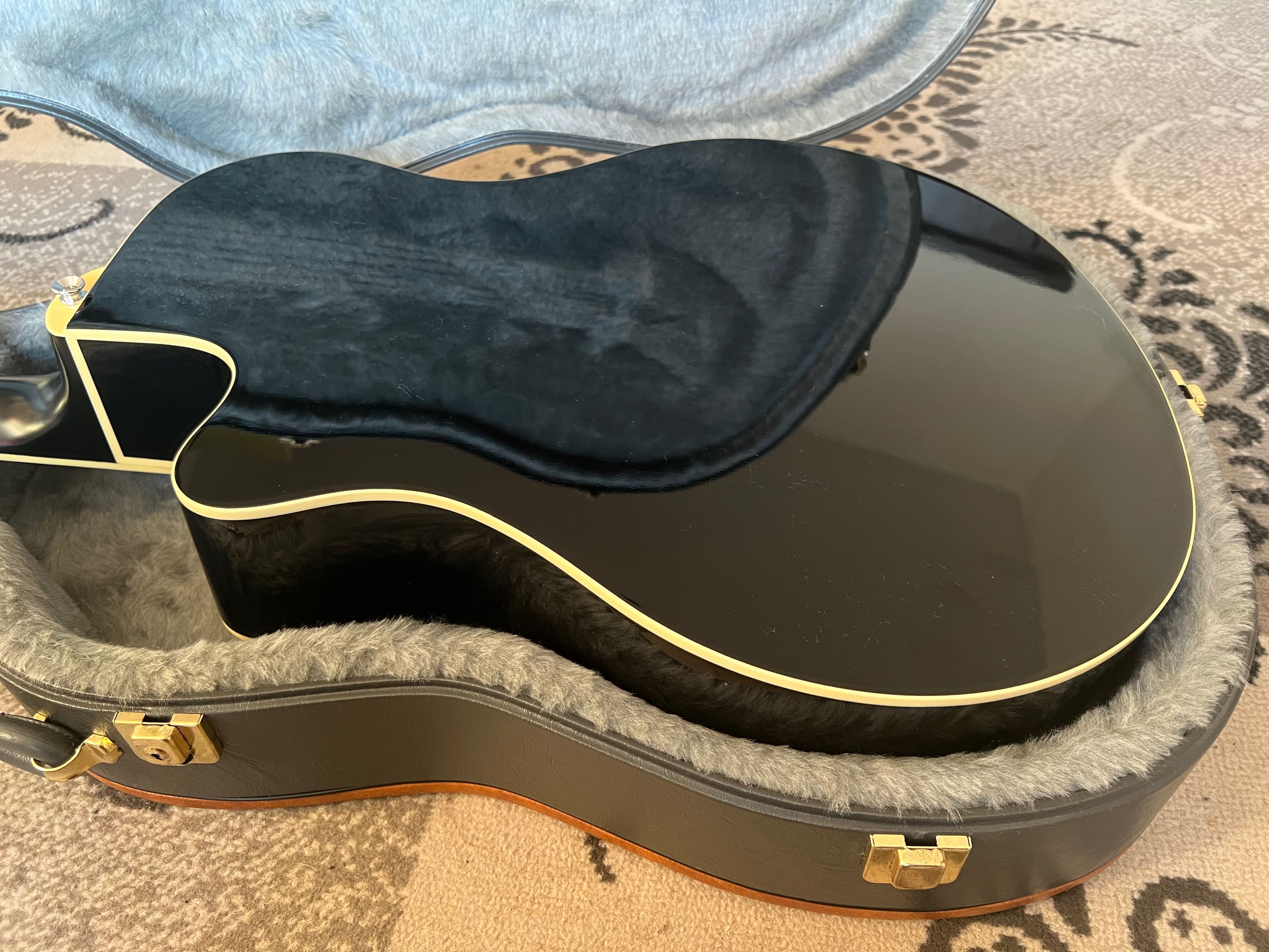 12-струнна китара Yamaha APX700II-12 с куфар