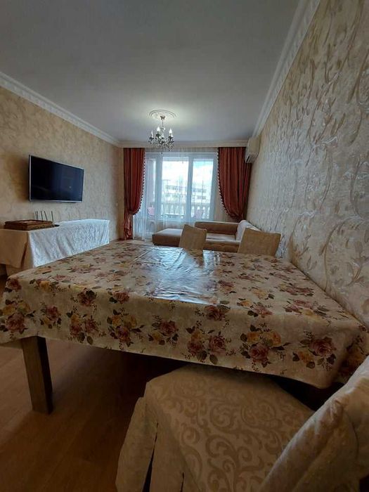 Дава се под наем Тристаен апартамент в Бургас, Зорница - 112 кв.м за 510 € - Снимка #1