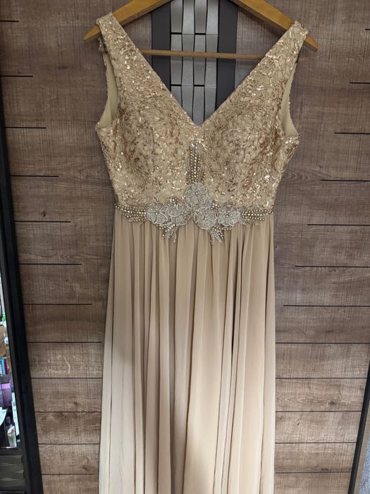 Дълга официална рокля