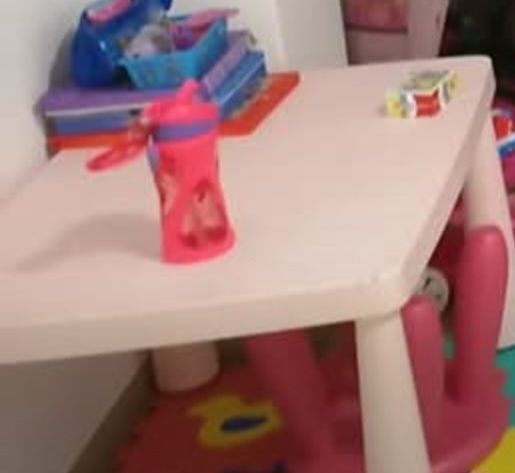 Casuta Smoby  + set masa & scaun ikea copiii