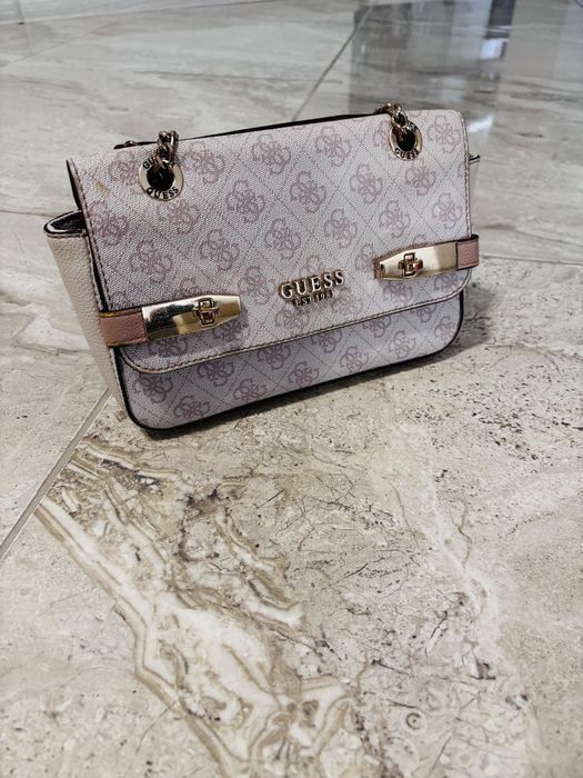 Оригинална Дамска Чанта Guess