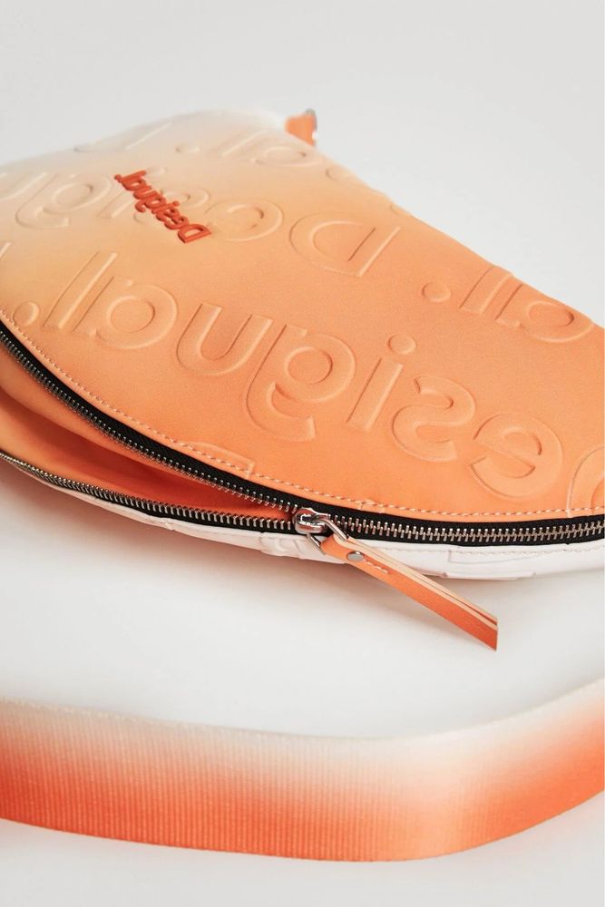 Оригинална дамска чанта Desigual 22SAXPAD 7056U