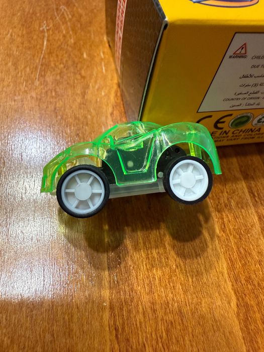 Две метални колички от САЩ