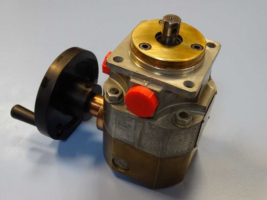 Хидравлична помпа LUCAS IP60/MMA hydraulic pump