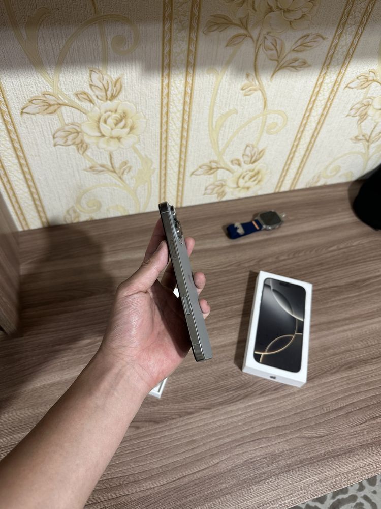 Продаю iPhone 16 Pro Max в отличном состояние 100% аккумулятор