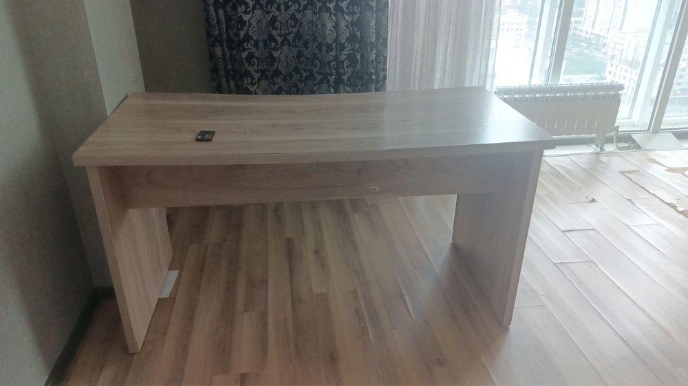 Продам стол по 10 тыс тг