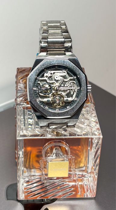 Ceas mecanic tip skeleton din inox