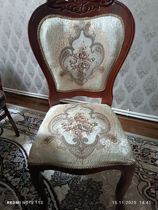 Mebel sotiladi, holati yengi