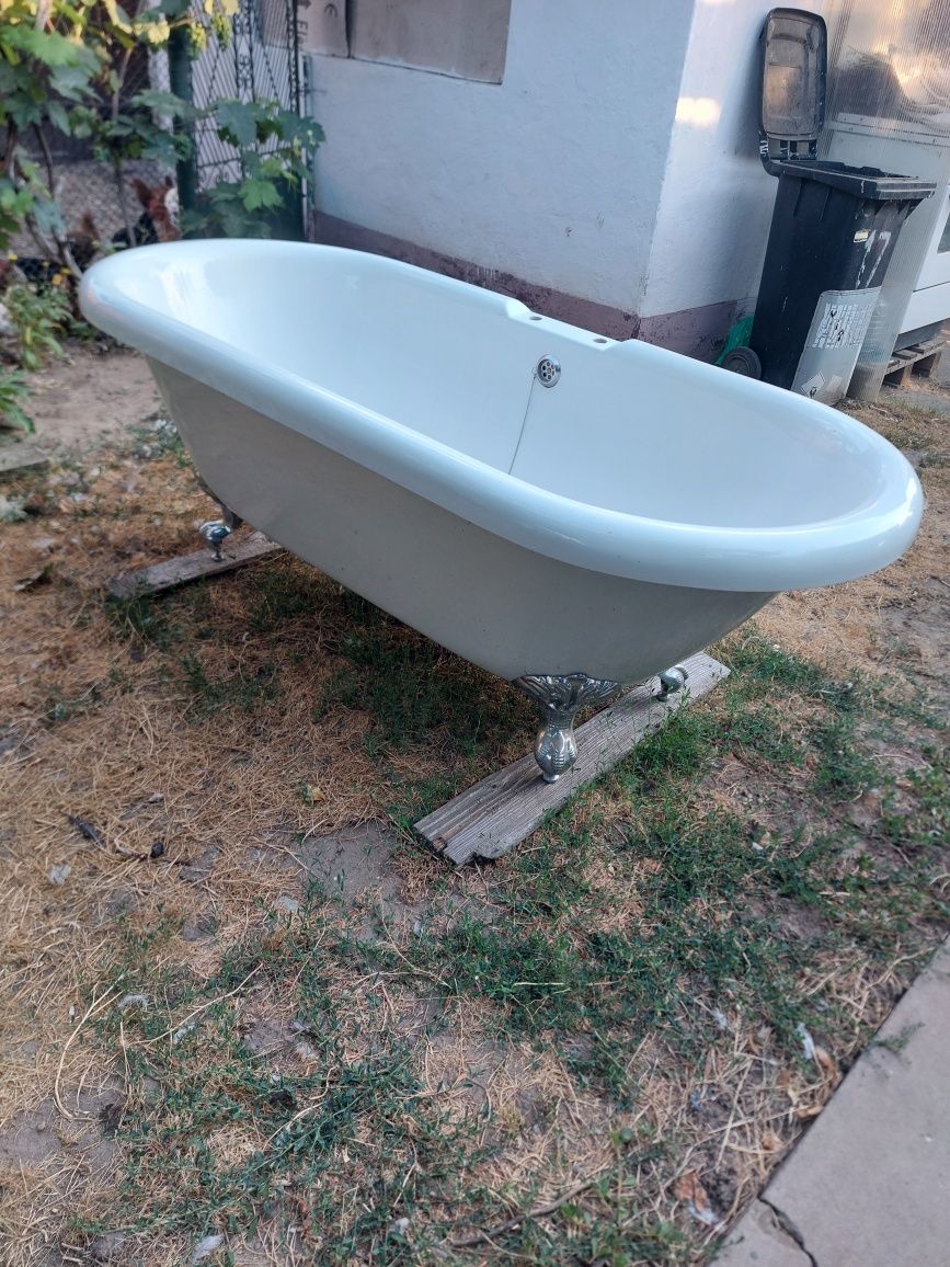Cadă de lux aproape nefolosită