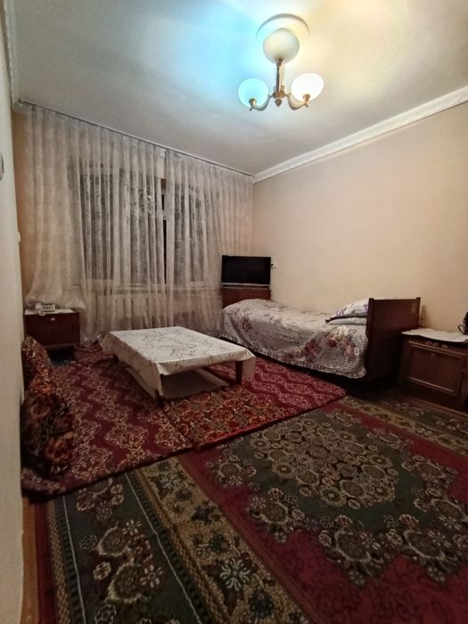 Продается 1 комнатная квартира м.Беруний.