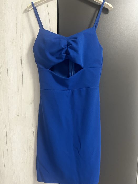 Елегантни рокли и есенен шлифер