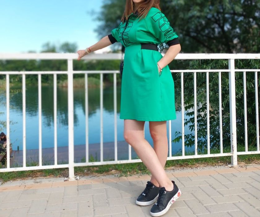 Зелена рокля Pause