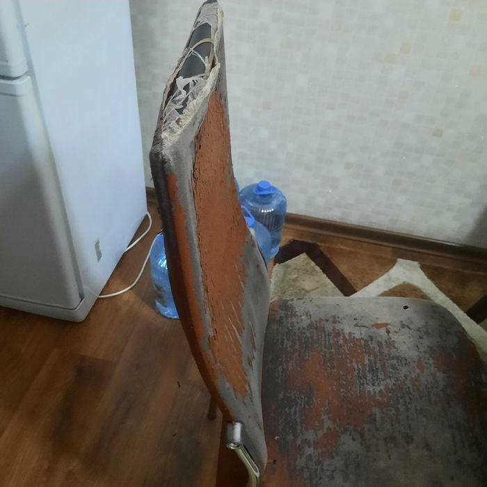 Б/у стулья под обшивку