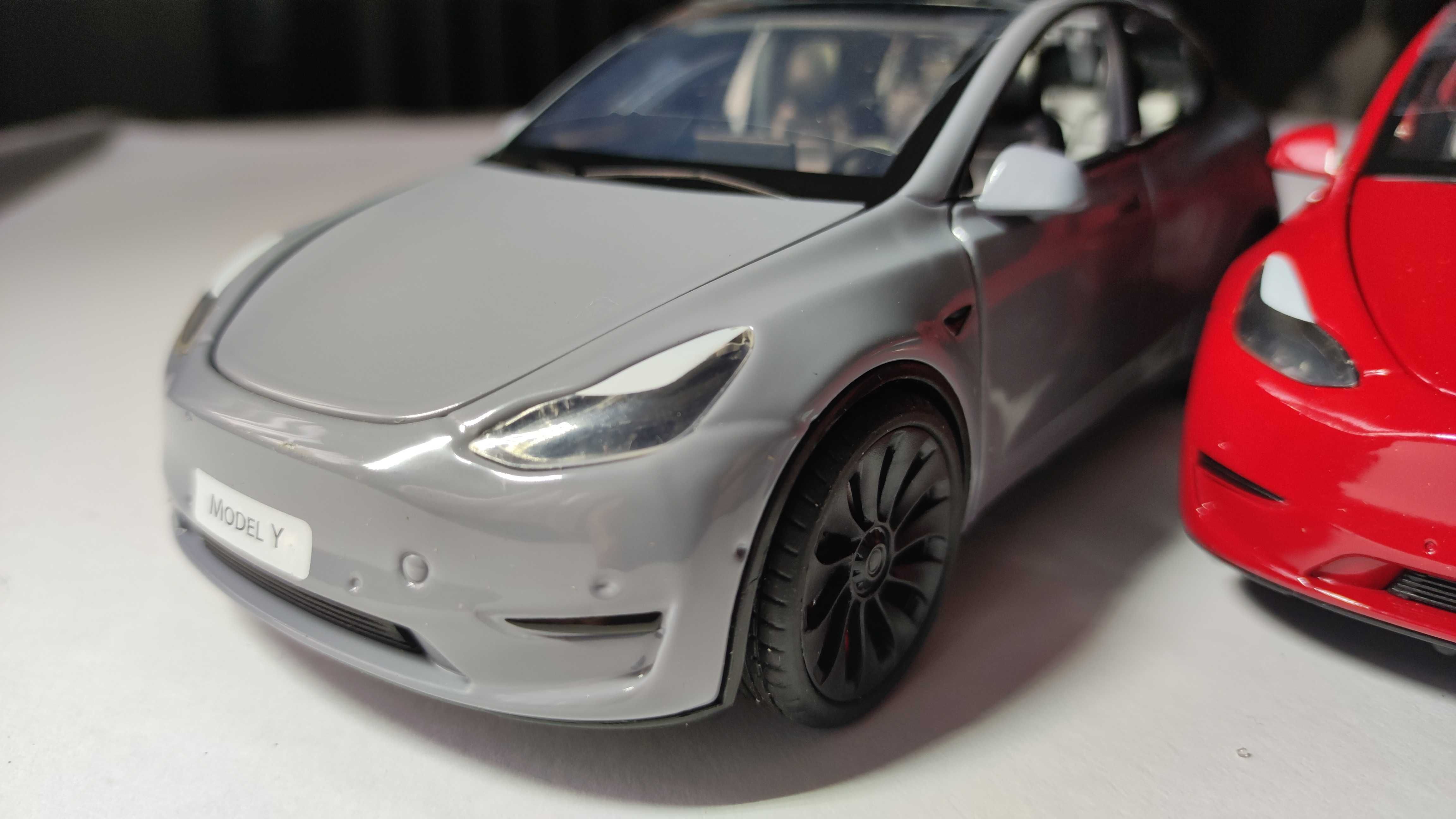 Метални колички Тесла (Tesla model Y) мащаб 1:24