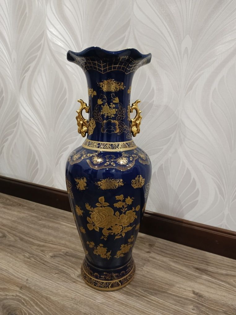 Продам вазу для цветов