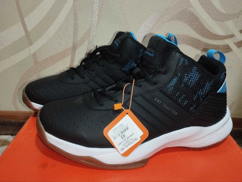 Продам мужские турецкие снигерсы. Бренд Kinetix.Р 41,42,43