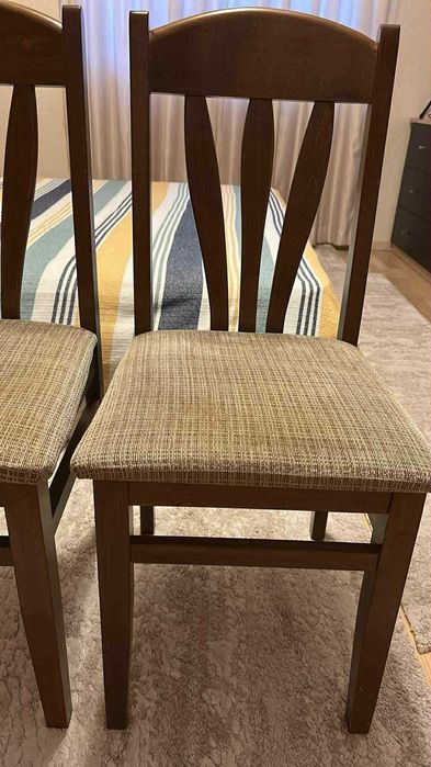 Таборетки и столове чисто нови