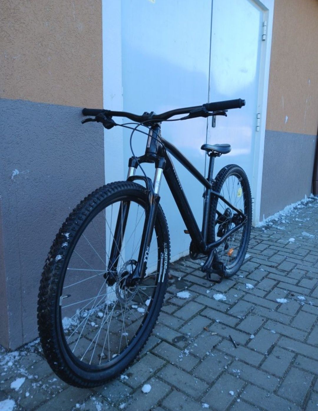 Vând bicicletă rockrider Explorer 500 + accesorii