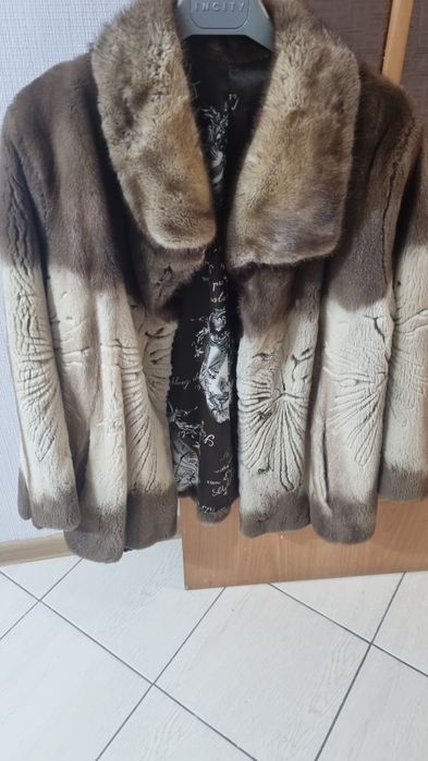 Продам шубу норковую