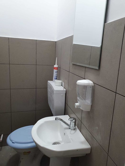 Inchiriez spatiu comercial