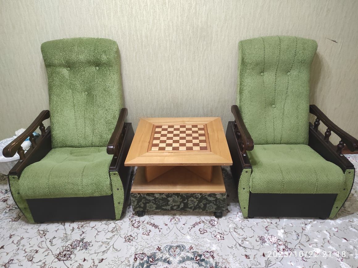 Кресло с диваном "в подарок шахматный стол»