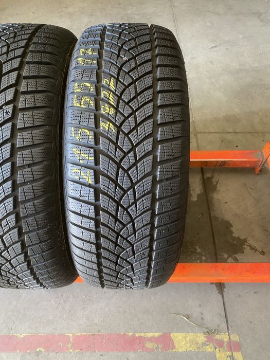 Anvelope iarna 215/55/17 Goodyear Ultra Grip Performance 215 55 17 R17