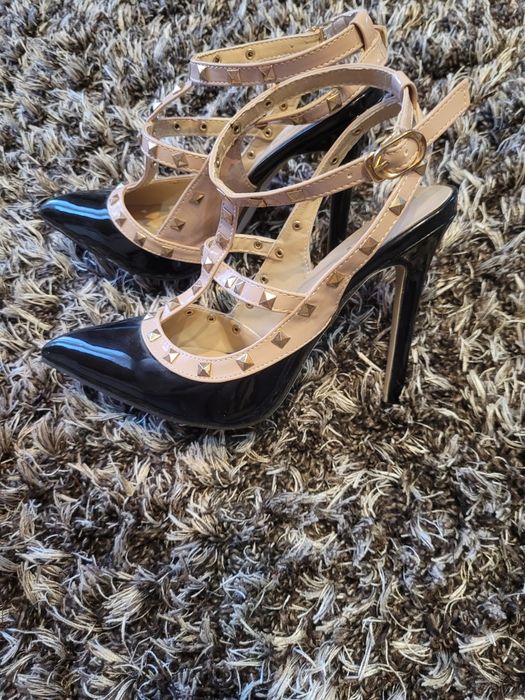 Pantofi stiletto ținte