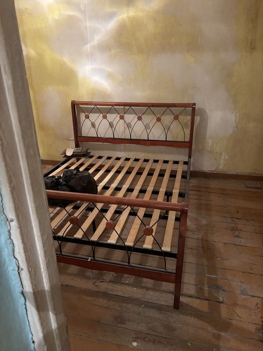 Продам кровать, самовывоз.