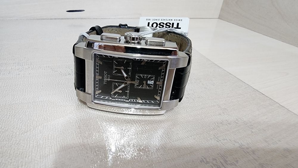 Часы одной ценой швецария.