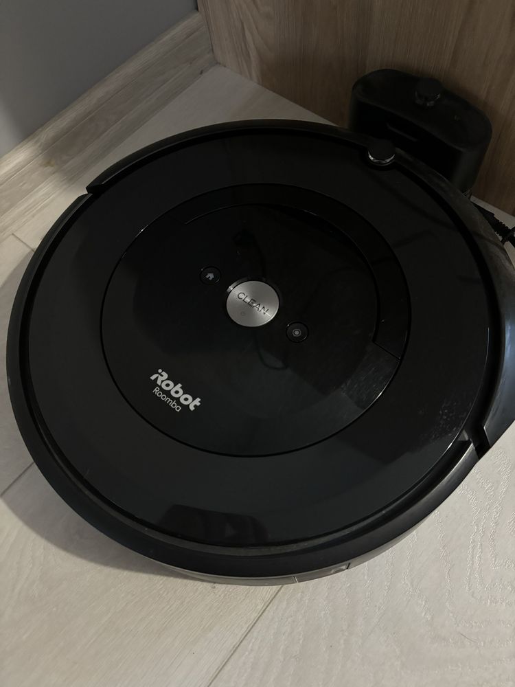 Roomba E5 прахосмукачка