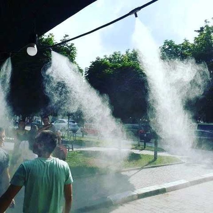 Установка микроклимата... Для пыли подавления.