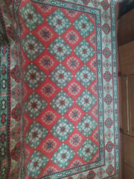 Продам ковёр в отличном состоянии.
