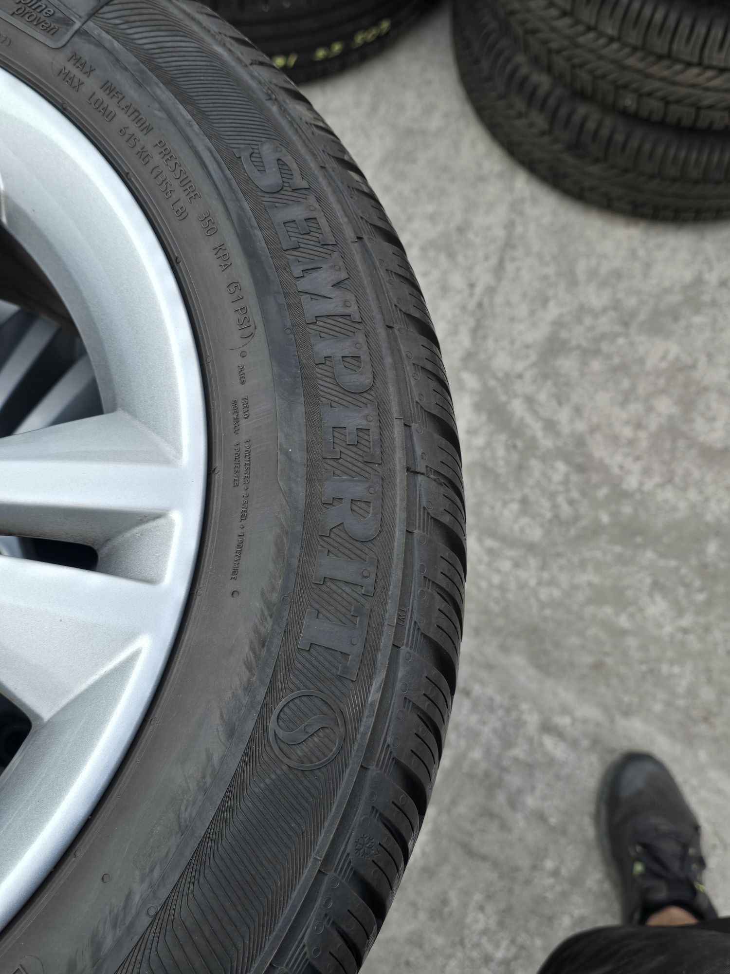 4 Броя 205/55/16 Semperit 2x7,8mm 2x6mm