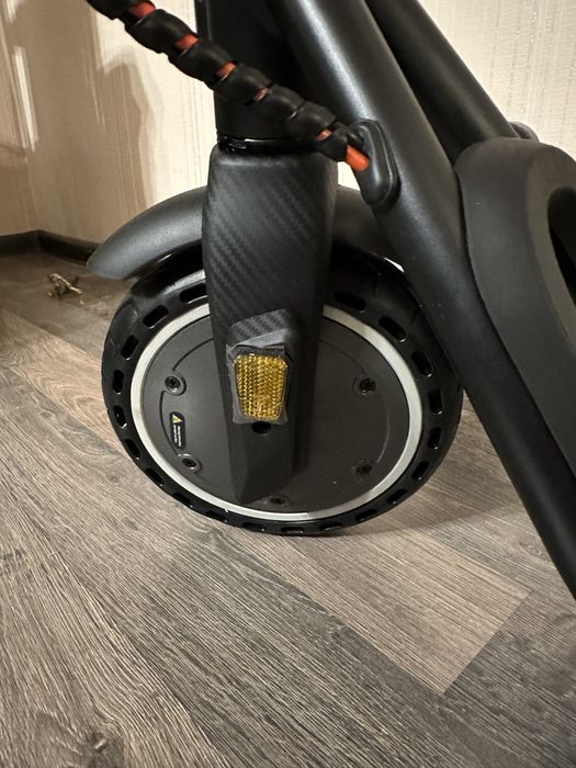 Електрическа тротинетка с максимална скорост 31 km/h