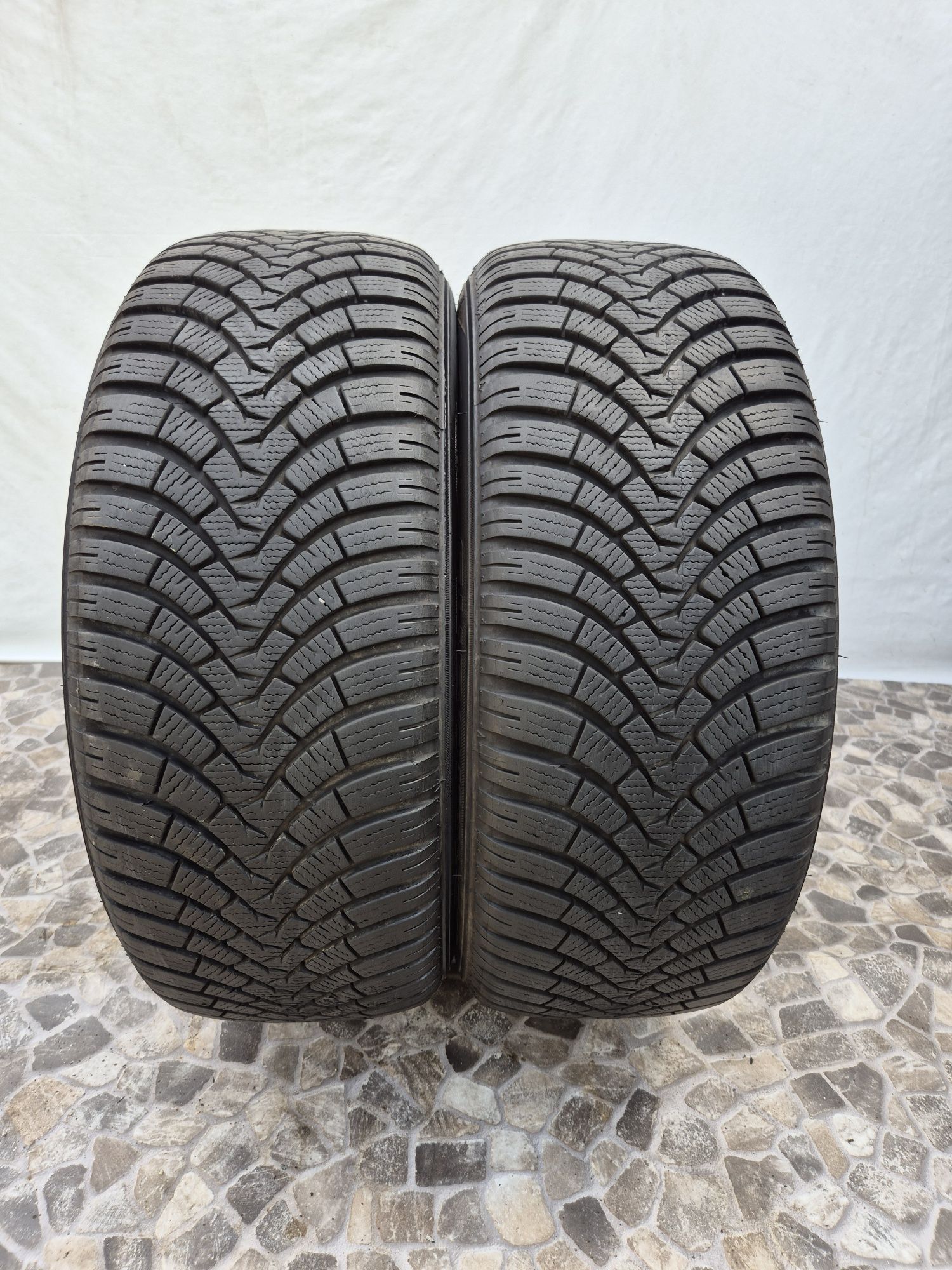 2бр 205 55 16 Falken зимни - 21г