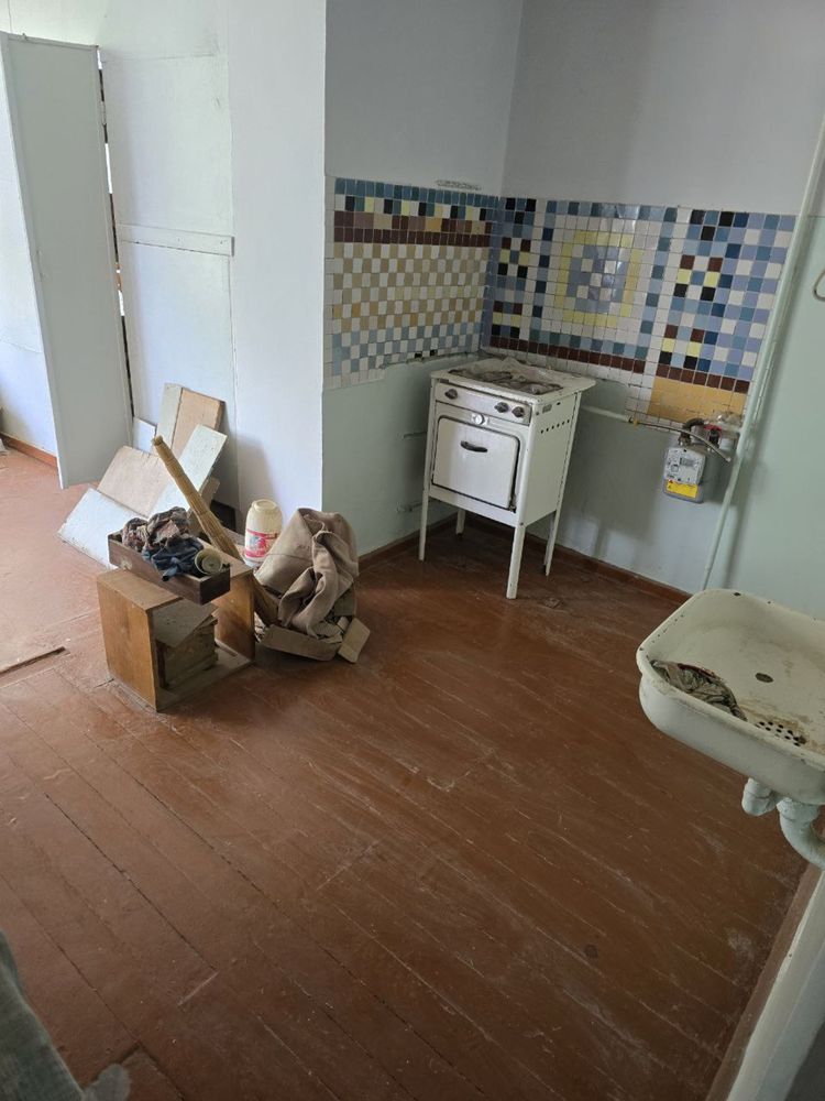 г. Чирчик продаю2-х комнатную квартиру на 3 этаже 4-х этажного дома