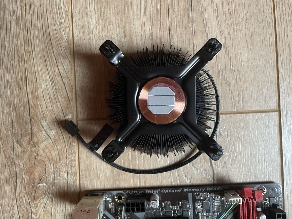 Placa de baza + procesor + 2x memorie ram + placa video