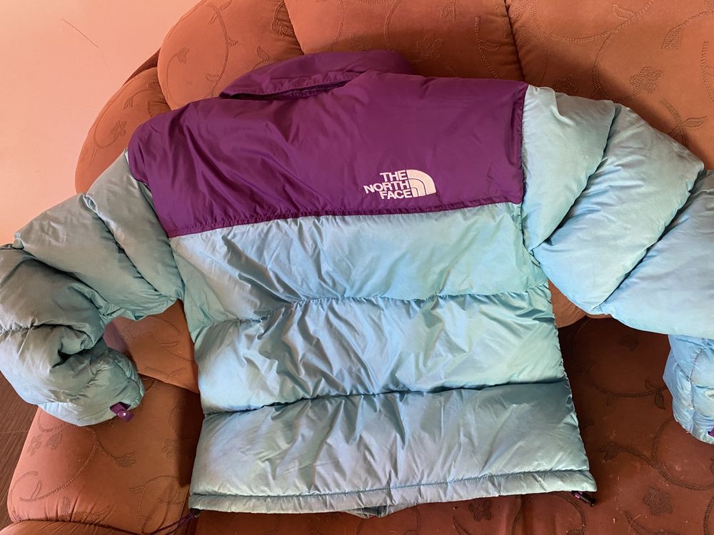 Vând Geaca TheNorthFace Retro Nuptse