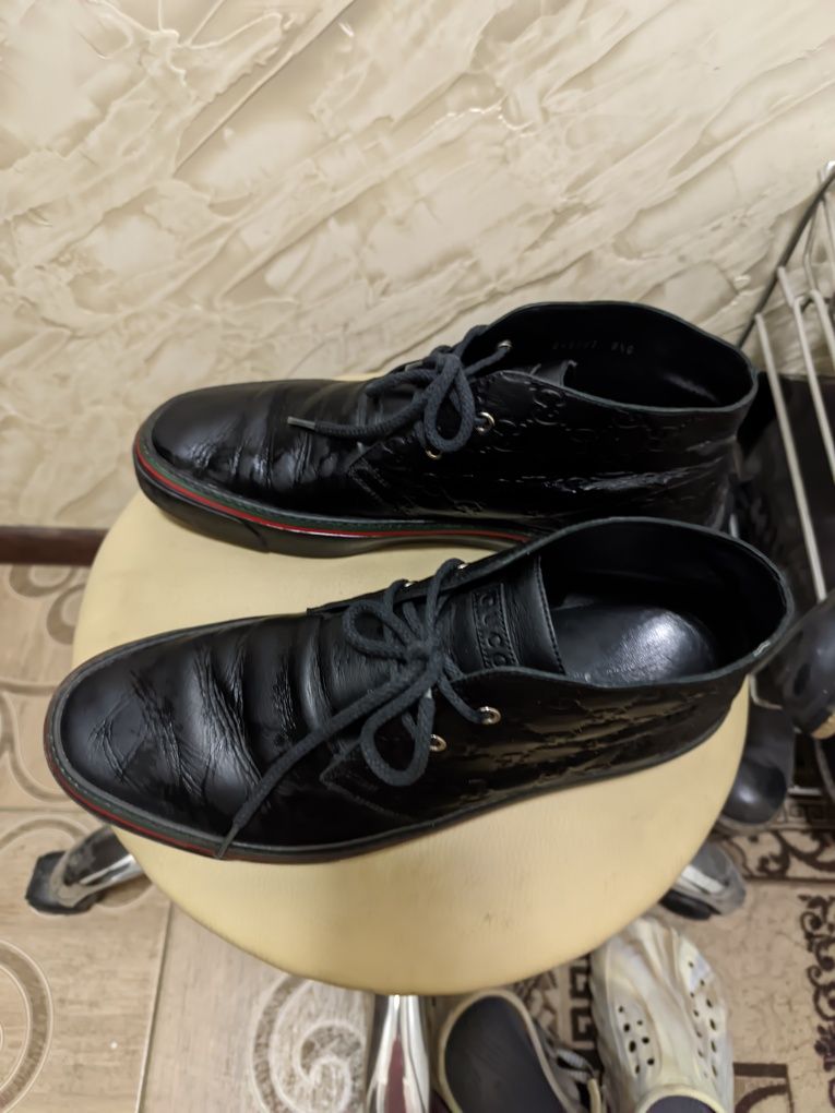 Продам ботинки Gucci 43 размер