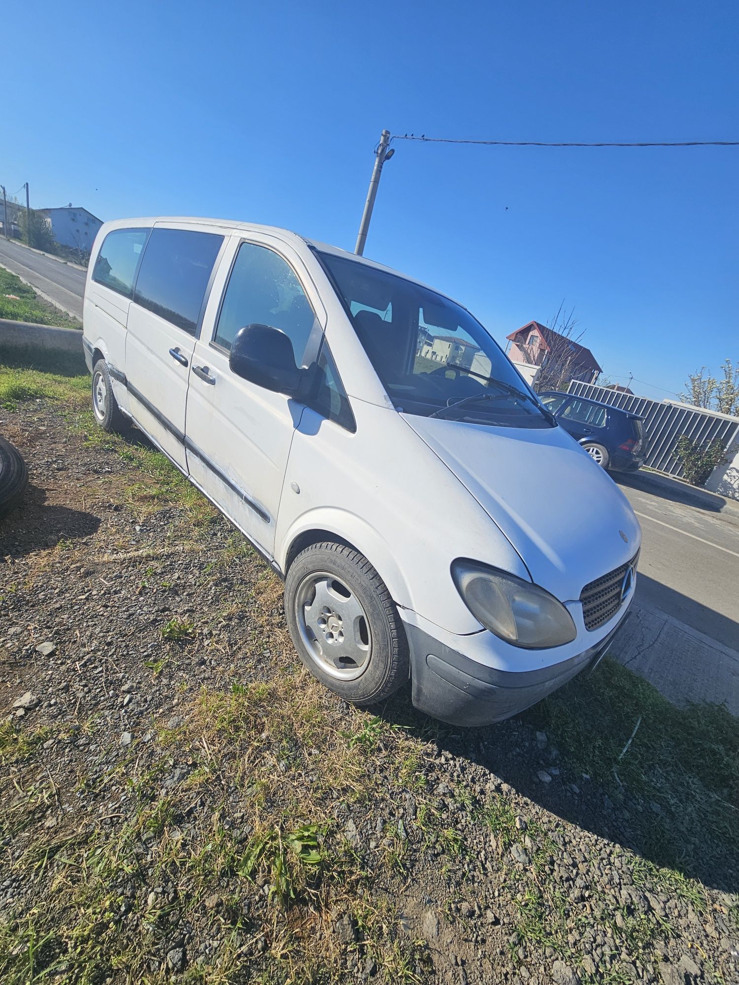 Vând Mercedes Vito 8+1 2.2